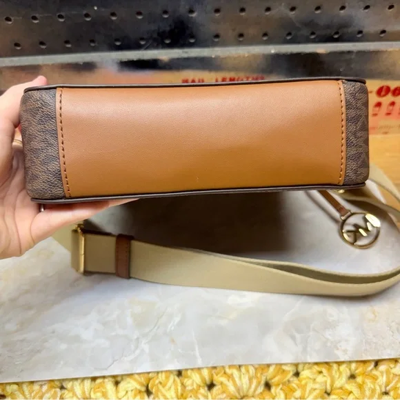 Michael Kors Brown Signature Logo Crossbody with Beige Strap - Picture 4 of 6